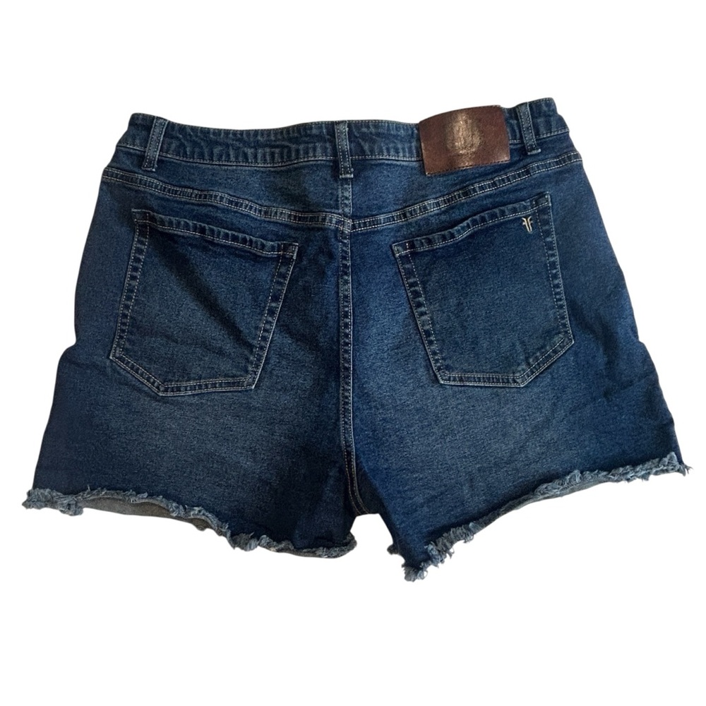 Frye Women’s Jean Shorts Size 16 – Dark Wash Denim, Raw Hem, Stretch Fit - Picture 3 of 10
